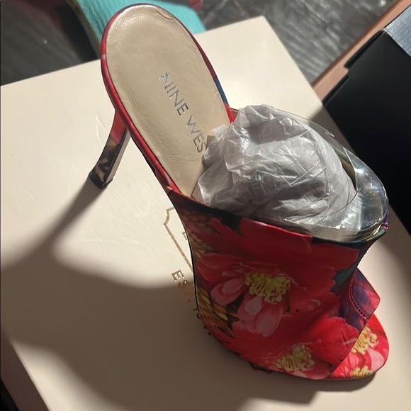 Nine West Red Floral Heels - Picture 1 of 5